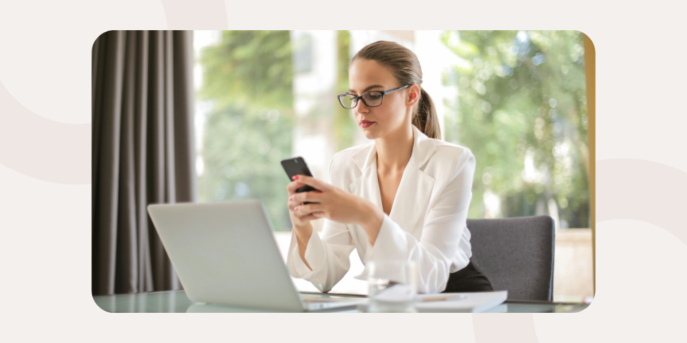 Does posting outbound links on LinkedIn impact reach or engagement?